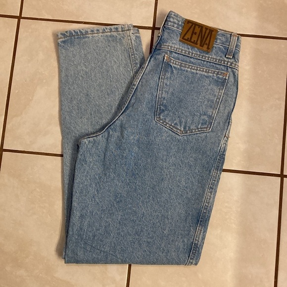 Zena Jeans - Picture 9 of 9